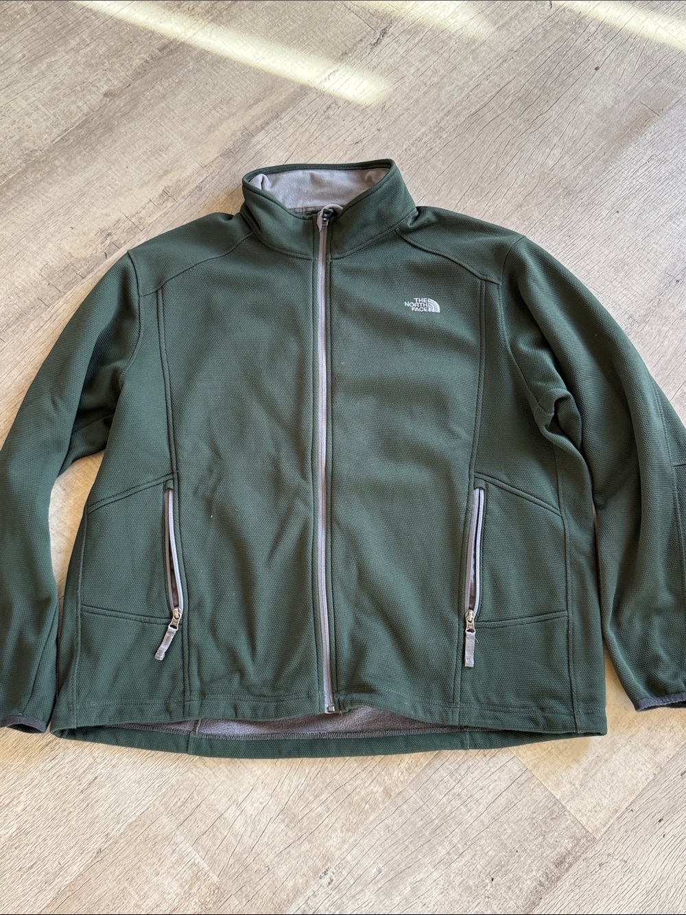 The North Face Men's Olive Green Lightweight Full-Zip Jacket
